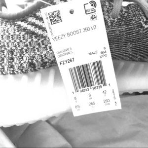 BRAND NEW NEVER WORN YEEZY BOOST 350 size 8 1/2